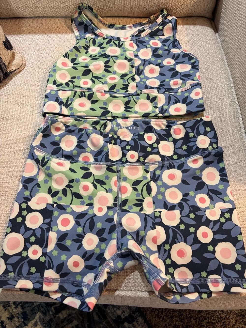 Free Assembly Active Set Size 7/8 Floral Print